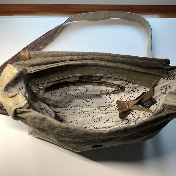 Myra Crossbody Bag - Paris Boulangerie - Picture 3 of 10